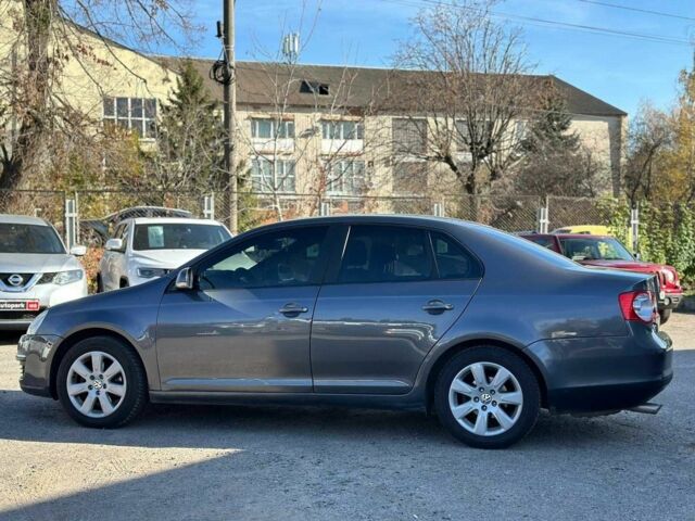 Серый Фольксваген Джетта, объемом двигателя 1.6 л и пробегом 310 тыс. км за 5590 $, фото 7 на Automoto.ua