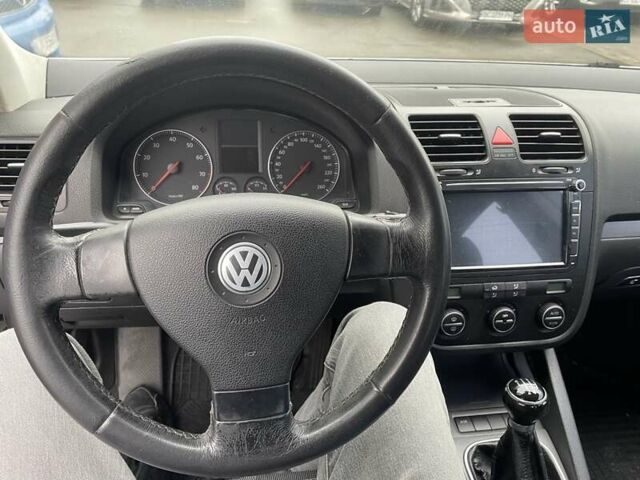 Серый Фольксваген Джетта, объемом двигателя 1.6 л и пробегом 230 тыс. км за 4200 $, фото 4 на Automoto.ua