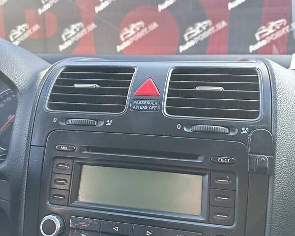 Сірий Фольксваген Джетта, об'ємом двигуна 1.6 л та пробігом 255 тис. км за 5900 $, фото 19 на Automoto.ua