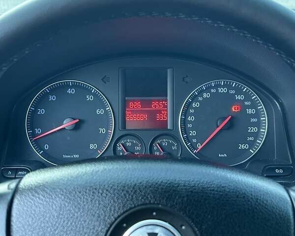 Сірий Фольксваген Джетта, об'ємом двигуна 1.6 л та пробігом 255 тис. км за 6500 $, фото 18 на Automoto.ua