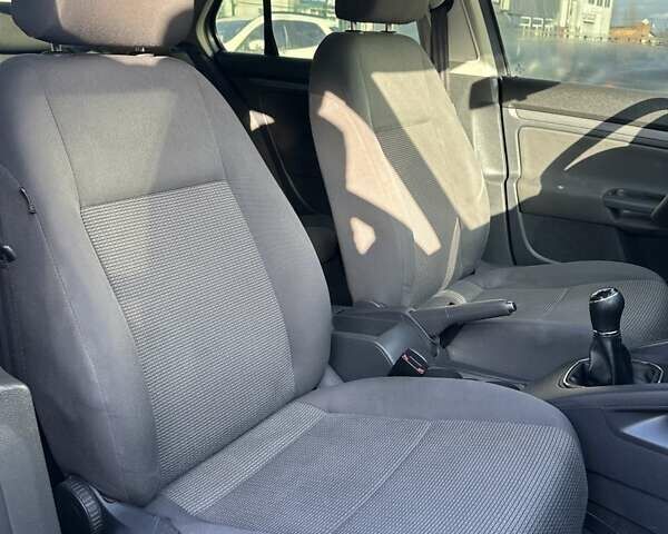 Сірий Фольксваген Джетта, об'ємом двигуна 1.6 л та пробігом 255 тис. км за 5900 $, фото 26 на Automoto.ua