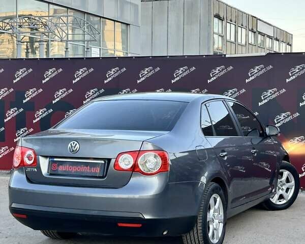 Сірий Фольксваген Джетта, об'ємом двигуна 1.6 л та пробігом 255 тис. км за 6500 $, фото 6 на Automoto.ua