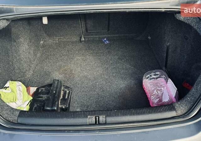 Сірий Фольксваген Джетта, об'ємом двигуна 1.6 л та пробігом 290 тис. км за 5000 $, фото 6 на Automoto.ua