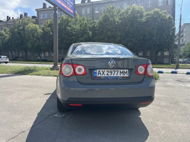 Серый Фольксваген Джетта, объемом двигателя 2 л и пробегом 296 тыс. км за 5700 $, фото 2 на Automoto.ua