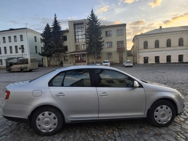 Фольксваген Джетта 2006 в Каменце-Подольском на Automoto.ua Серый Фольксваген Джетта, объемом двигателя 1.6 л и пробегом 290 тыс. км за 4799 $, фото 4 на Automoto.ua