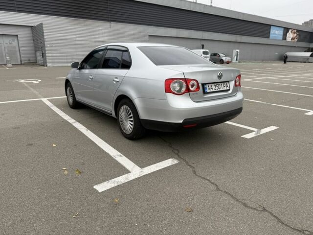 Серый Фольксваген Джетта, объемом двигателя 1.6 л и пробегом 266 тыс. км за 4199 $, фото 4 на Automoto.ua