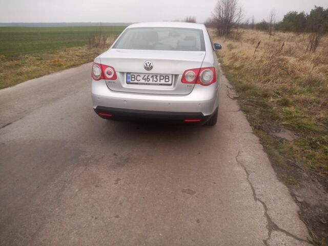 Серый Фольксваген Джетта, объемом двигателя 1.6 л и пробегом 260 тыс. км за 5100 $, фото 2 на Automoto.ua