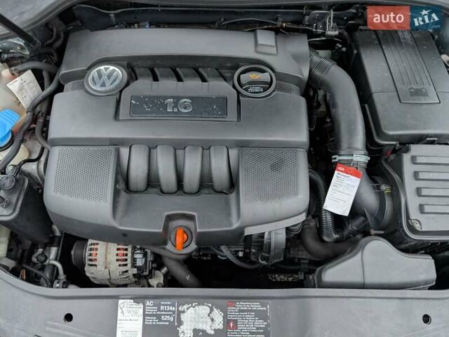Серый Фольксваген Джетта, объемом двигателя 1.6 л и пробегом 228 тыс. км за 6450 $, фото 51 на Automoto.ua