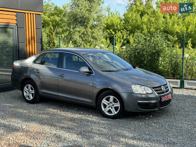 Серый Фольксваген Джетта, объемом двигателя 1.6 л и пробегом 219 тыс. км за 5999 $, фото 31 на Automoto.ua