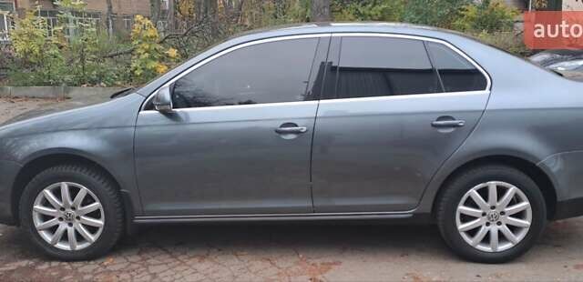 Сірий Фольксваген Джетта, об'ємом двигуна 1.98 л та пробігом 170 тис. км за 7500 $, фото 6 на Automoto.ua