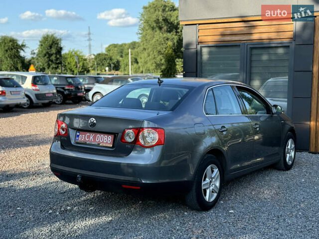 Серый Фольксваген Джетта, объемом двигателя 1.6 л и пробегом 219 тыс. км за 5999 $, фото 8 на Automoto.ua