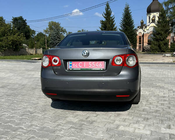 Сірий Фольксваген Джетта, об'ємом двигуна 1.6 л та пробігом 174 тис. км за 5750 $, фото 3 на Automoto.ua