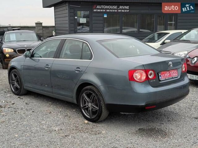 Серый Фольксваген Джетта, объемом двигателя 1.6 л и пробегом 228 тыс. км за 6450 $, фото 22 на Automoto.ua