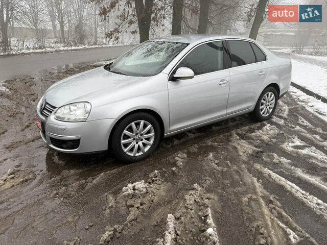 Сірий Фольксваген Джетта, об'ємом двигуна 1.6 л та пробігом 256 тис. км за 7000 $, фото 6 на Automoto.ua