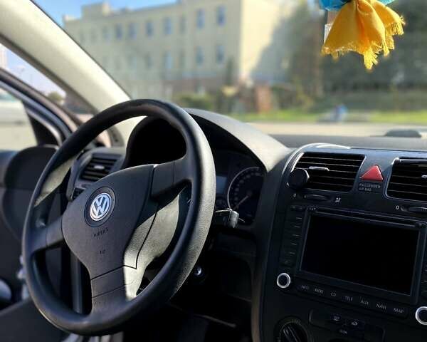 Серый Фольксваген Джетта, объемом двигателя 1.6 л и пробегом 271 тыс. км за 5200 $, фото 3 на Automoto.ua