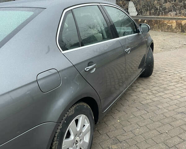 Серый Фольксваген Джетта, объемом двигателя 1.6 л и пробегом 180 тыс. км за 5900 $, фото 29 на Automoto.ua