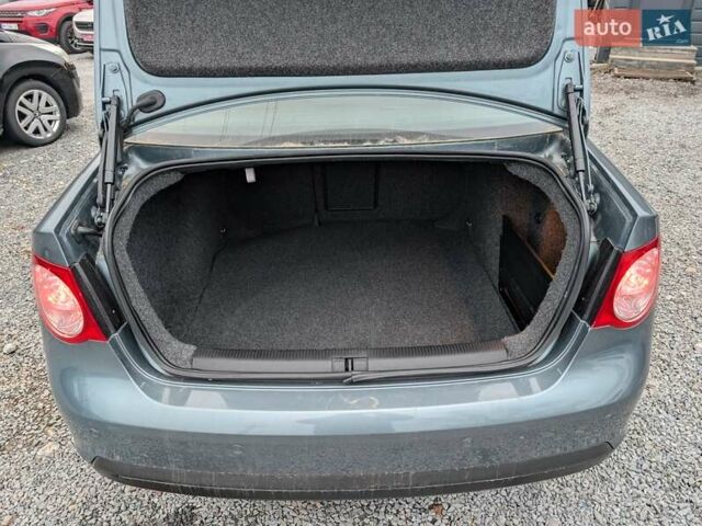 Серый Фольксваген Джетта, объемом двигателя 1.6 л и пробегом 228 тыс. км за 6450 $, фото 20 на Automoto.ua