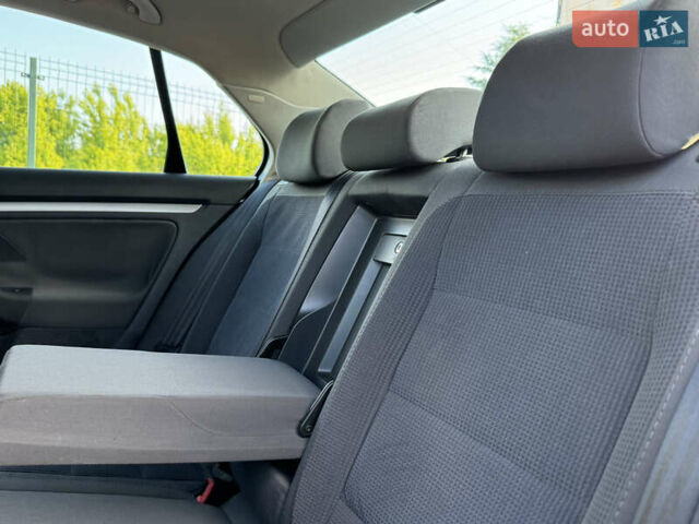 Серый Фольксваген Джетта, объемом двигателя 1.6 л и пробегом 219 тыс. км за 5999 $, фото 13 на Automoto.ua