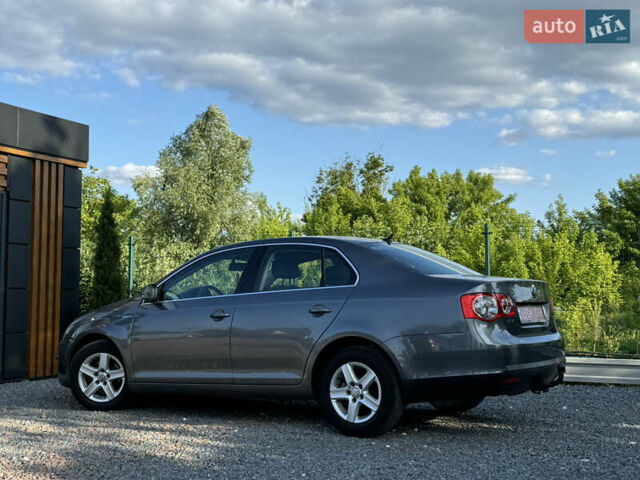 Серый Фольксваген Джетта, объемом двигателя 1.6 л и пробегом 219 тыс. км за 5999 $, фото 23 на Automoto.ua