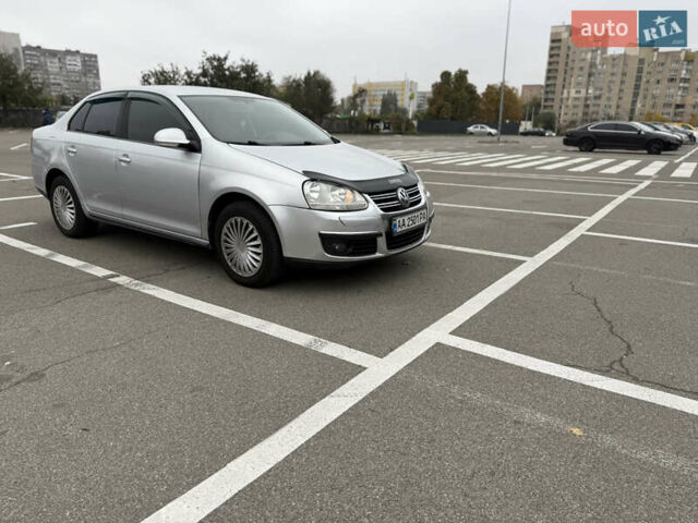 Фольксваген Джетта 2006 в Киеве на Automoto.ua Серый Фольксваген Джетта, объемом двигателя 1.6 л и пробегом 266 тыс. км за 4199 $, фото 4 на Automoto.ua