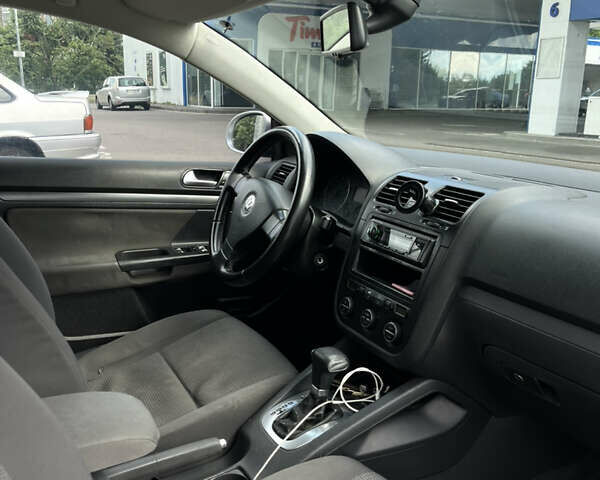 Серый Фольксваген Джетта, объемом двигателя 1.6 л и пробегом 327 тыс. км за 5300 $, фото 12 на Automoto.ua