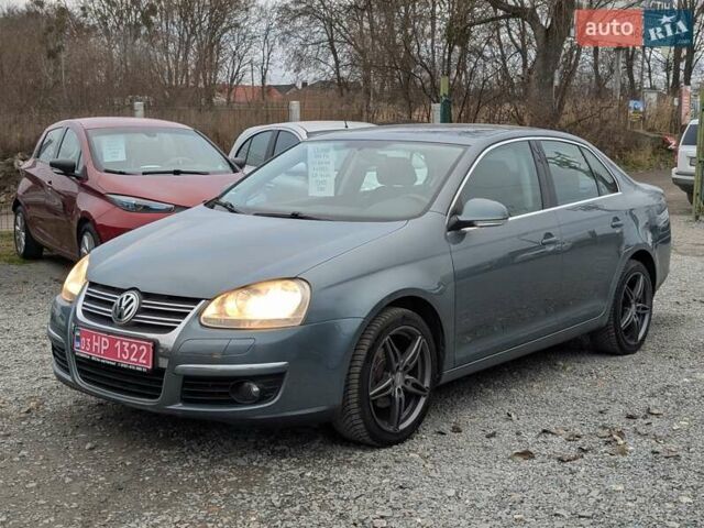 Серый Фольксваген Джетта, объемом двигателя 1.6 л и пробегом 228 тыс. км за 6450 $, фото 2 на Automoto.ua