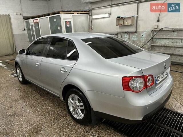 Сірий Фольксваген Джетта, об'ємом двигуна 1.6 л та пробігом 215 тис. км за 6200 $, фото 6 на Automoto.ua