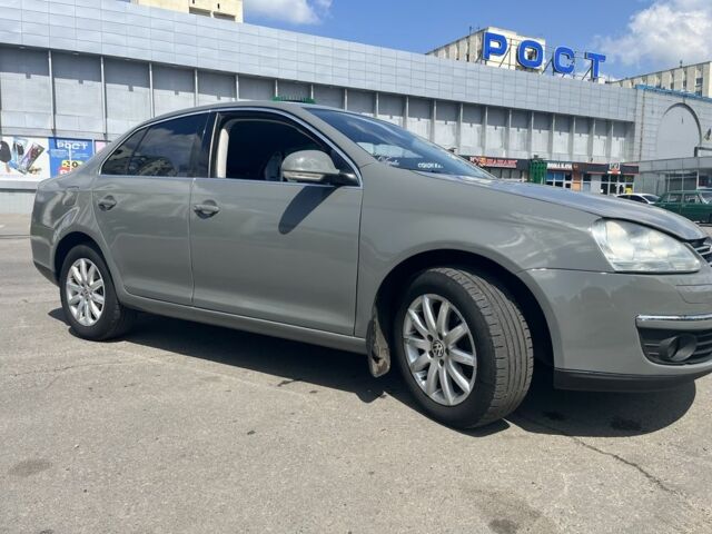 Серый Фольксваген Джетта, объемом двигателя 2 л и пробегом 296 тыс. км за 5700 $, фото 4 на Automoto.ua