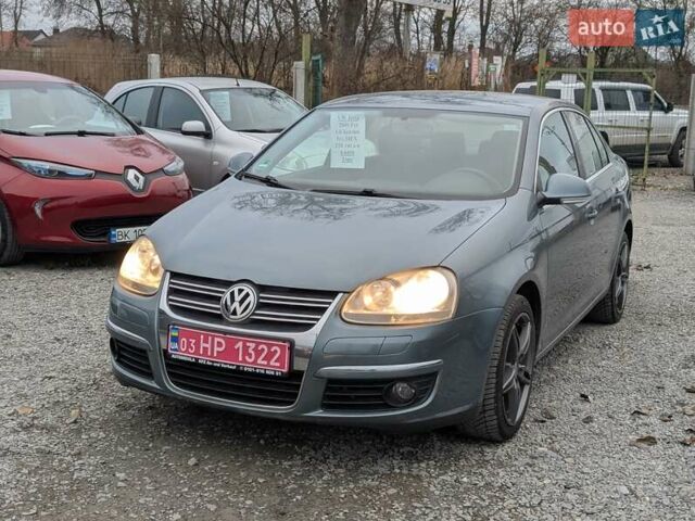 Серый Фольксваген Джетта, объемом двигателя 1.6 л и пробегом 228 тыс. км за 6450 $, фото 5 на Automoto.ua