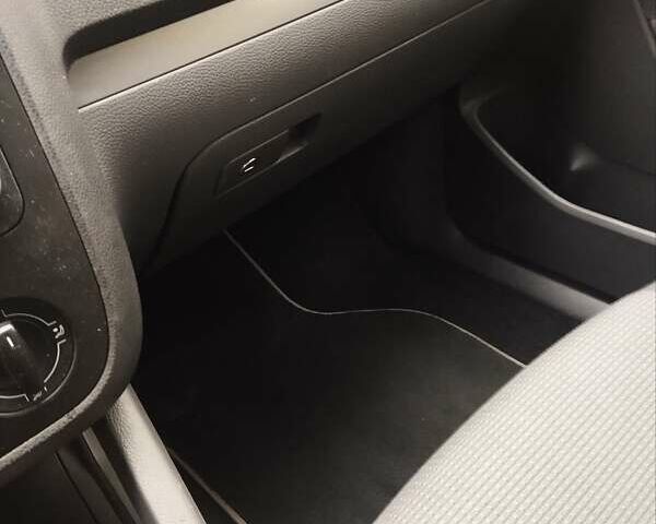 Серый Фольксваген Джетта, объемом двигателя 1.6 л и пробегом 184 тыс. км за 5899 $, фото 38 на Automoto.ua