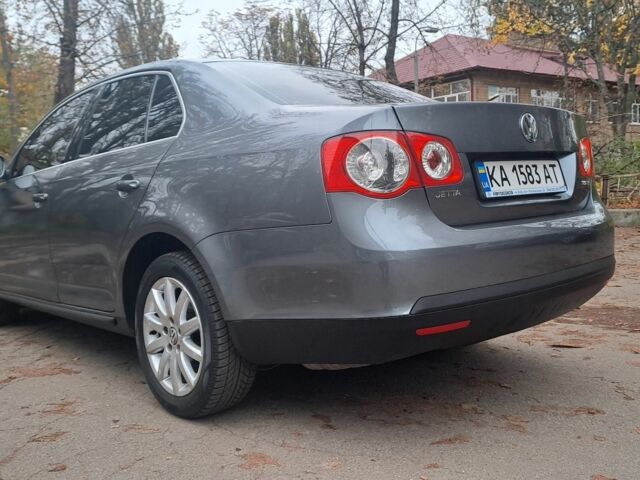 Серый Фольксваген Джетта, объемом двигателя 2 л и пробегом 171 тыс. км за 7500 $, фото 3 на Automoto.ua
