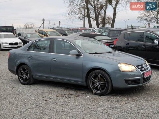 Серый Фольксваген Джетта, объемом двигателя 1.6 л и пробегом 228 тыс. км за 6450 $, фото 9 на Automoto.ua
