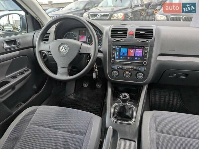Серый Фольксваген Джетта, объемом двигателя 1.6 л и пробегом 228 тыс. км за 6450 $, фото 36 на Automoto.ua