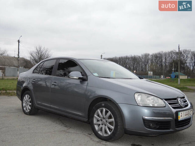 Сірий Фольксваген Джетта, об'ємом двигуна 1.6 л та пробігом 292 тис. км за 4700 $, фото 24 на Automoto.ua