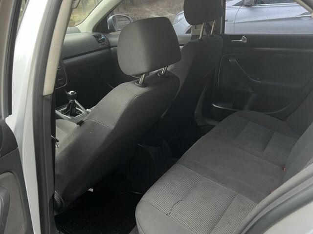 Сірий Фольксваген Джетта, об'ємом двигуна 1.6 л та пробігом 179 тис. км за 4000 $, фото 7 на Automoto.ua