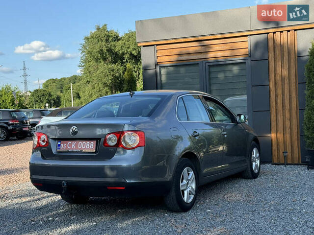 Серый Фольксваген Джетта, объемом двигателя 1.6 л и пробегом 219 тыс. км за 5999 $, фото 36 на Automoto.ua