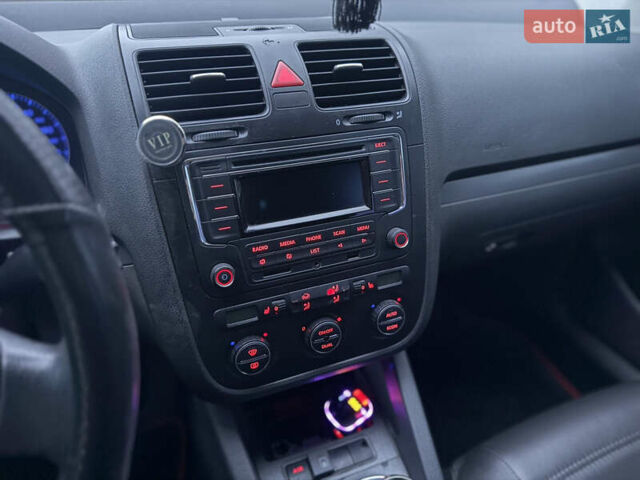 Серый Фольксваген Джетта, объемом двигателя 1.6 л и пробегом 250 тыс. км за 5750 $, фото 10 на Automoto.ua