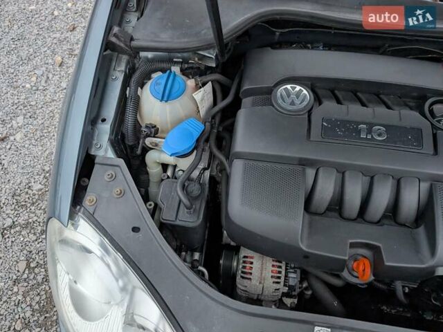 Серый Фольксваген Джетта, объемом двигателя 1.6 л и пробегом 228 тыс. км за 6450 $, фото 50 на Automoto.ua