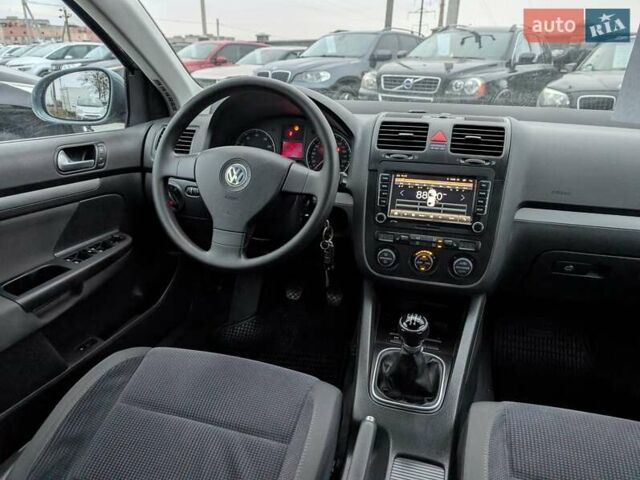 Серый Фольксваген Джетта, объемом двигателя 1.6 л и пробегом 228 тыс. км за 6450 $, фото 37 на Automoto.ua