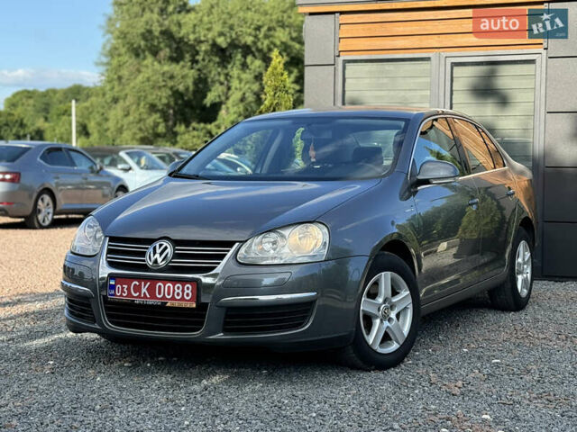 Серый Фольксваген Джетта, объемом двигателя 1.6 л и пробегом 219 тыс. км за 5999 $, фото 34 на Automoto.ua