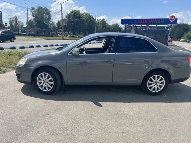 Серый Фольксваген Джетта, объемом двигателя 2 л и пробегом 296 тыс. км за 5700 $, фото 1 на Automoto.ua