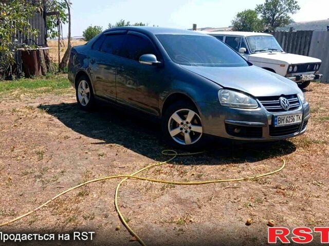 Серый Фольксваген Джетта, объемом двигателя 1.6 л и пробегом 187 тыс. км за 5200 $, фото 1 на Automoto.ua