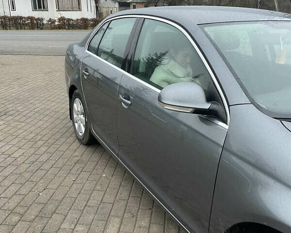 Серый Фольксваген Джетта, объемом двигателя 1.6 л и пробегом 180 тыс. км за 5900 $, фото 13 на Automoto.ua