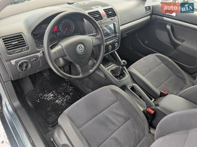 Сірий Фольксваген Джетта, об'ємом двигуна 1.6 л та пробігом 228 тис. км за 6450 $, фото 26 на Automoto.ua
