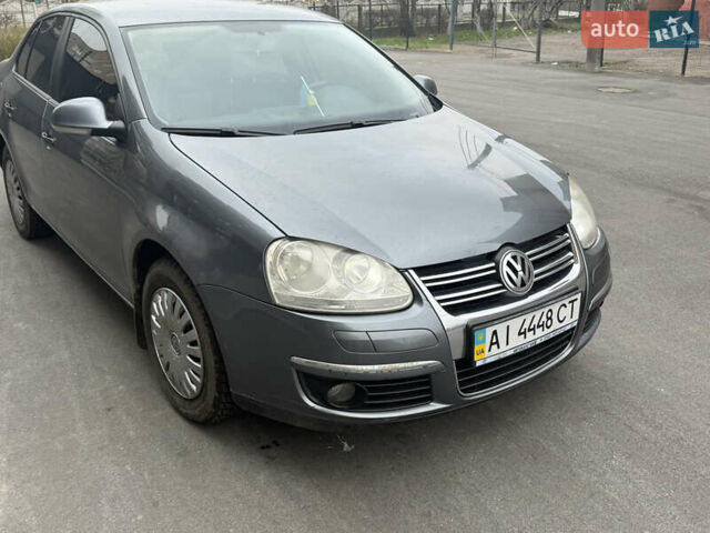 Сірий Фольксваген Джетта, об'ємом двигуна 1.6 л та пробігом 292 тис. км за 4700 $, фото 5 на Automoto.ua