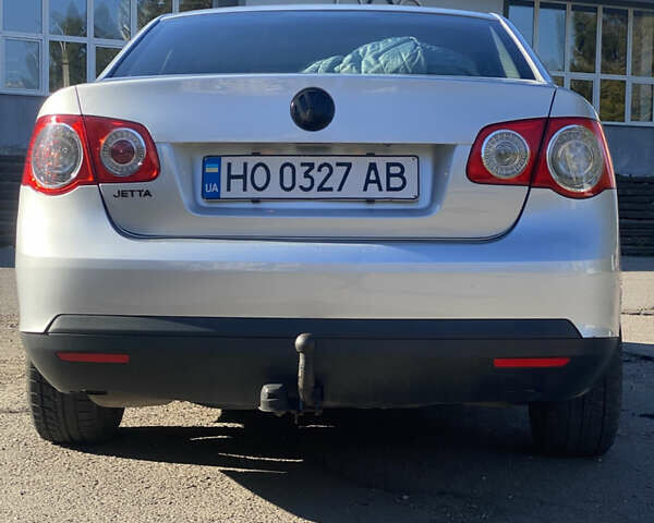 Сірий Фольксваген Джетта, об'ємом двигуна 1.6 л та пробігом 245 тис. км за 4200 $, фото 8 на Automoto.ua