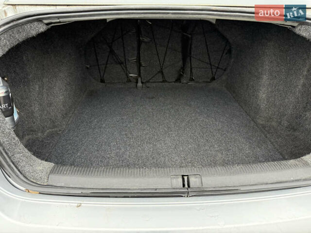 Фольксваген Джетта 2006 в Киеве на Automoto.ua Серый Фольксваген Джетта, объемом двигателя 1.6 л и пробегом 266 тыс. км за 4199 $, фото 9 на Automoto.ua