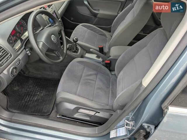 Серый Фольксваген Джетта, объемом двигателя 1.6 л и пробегом 228 тыс. км за 6450 $, фото 30 на Automoto.ua