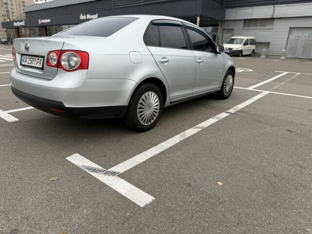 Серый Фольксваген Джетта, объемом двигателя 1.6 л и пробегом 266 тыс. км за 4199 $, фото 1 на Automoto.ua