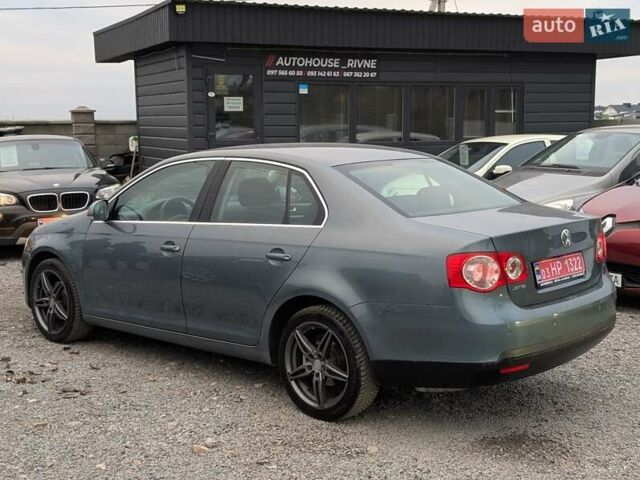 Серый Фольксваген Джетта, объемом двигателя 1.6 л и пробегом 228 тыс. км за 6450 $, фото 19 на Automoto.ua